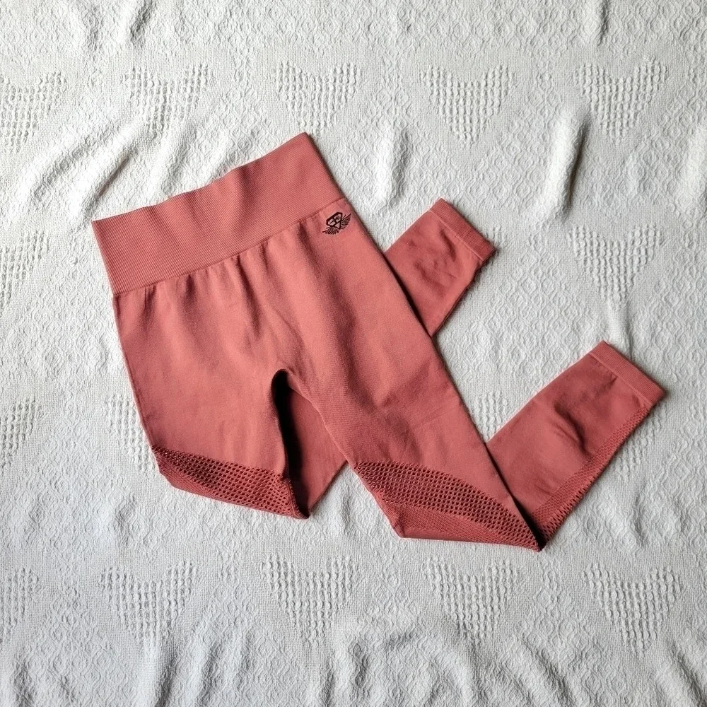 MOTUS SEAMLESS LEGGINGS HIGH WAIST – TERRA ROSE - Picture 2 of 12